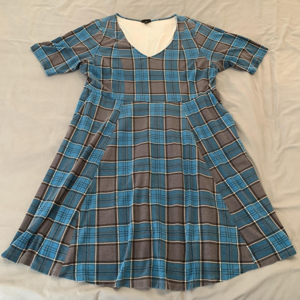 Torrid Dress Womens 2 Blue Plaid Knit V Neck Fit Flare Short Sleeve Knee Length